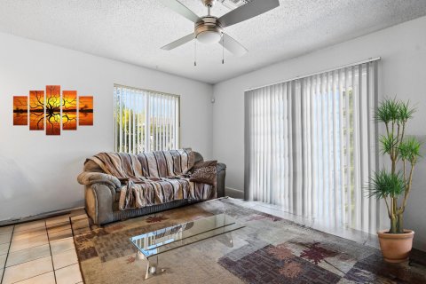 Villa ou maison à vendre à Lauderhill, Floride: 3 chambres, 137.77 m2 № 1186900 - photo 19