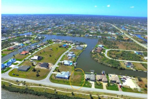 Terreno en venta en Port Charlotte, Florida № 946959 - foto 11