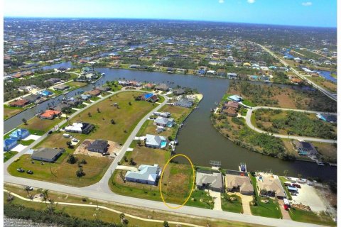 Terreno en venta en Port Charlotte, Florida № 946959 - foto 2