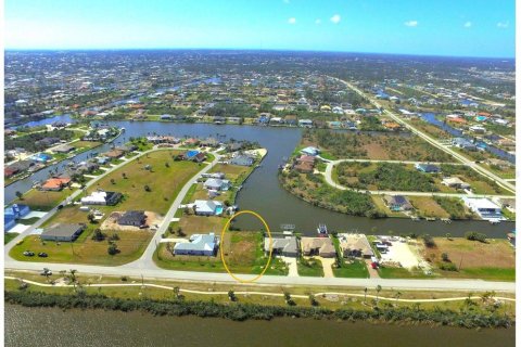 Terreno en venta en Port Charlotte, Florida № 946959 - foto 10