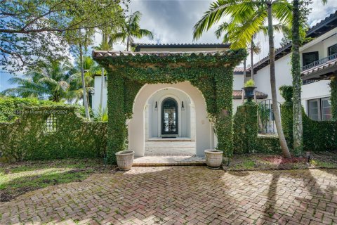 Villa ou maison à vendre à Miami, Floride: 7 chambres, 554.07 m2 № 995495 - photo 5