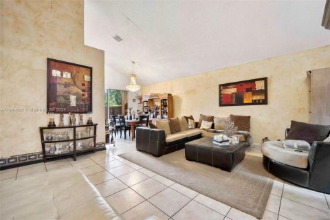 Villa ou maison à vendre à Davie, Floride: 4 chambres, 235.41 m2 № 1332084 - photo 17