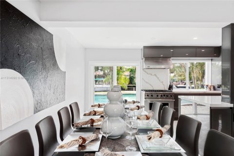 Villa ou maison à vendre à Fort Lauderdale, Floride: 5 chambres, 232.26 m2 № 186191 - photo 10