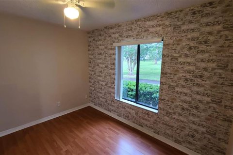 Condo in Orlando, Florida, 2 bedrooms  № 1353386 - photo 11