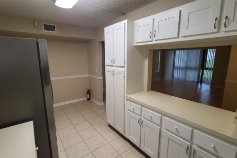 Condo in Orlando, Florida, 2 bedrooms  № 1353386 - photo 4