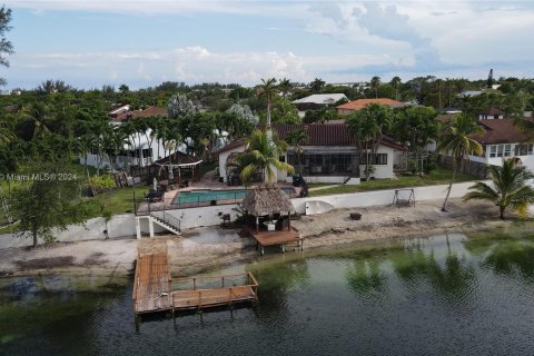 Villa ou maison à vendre à Cutler Bay, Floride: 5 chambres, 227.15 m2 № 1222282 - photo 6