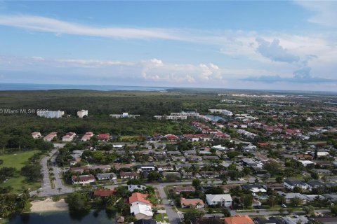 Villa ou maison à vendre à Cutler Bay, Floride: 5 chambres, 227.15 m2 № 1222282 - photo 11