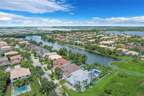 Casa en venta en Miramar, Florida, 4 dormitorios, 332.5 m2 № 1386232 - foto 4