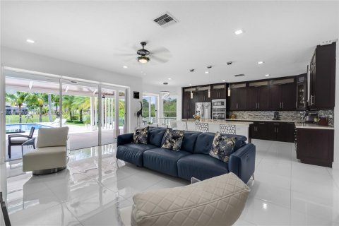 Villa ou maison à vendre à Miramar, Floride: 4 chambres, 332.5 m2 № 1386232 - photo 17