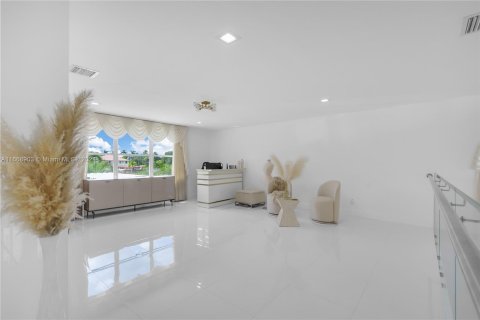 Villa ou maison à vendre à Miramar, Floride: 4 chambres, 332.5 m2 № 1386232 - photo 24