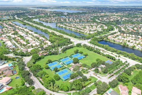 Villa ou maison à vendre à Miramar, Floride: 4 chambres, 332.5 m2 № 1386232 - photo 8