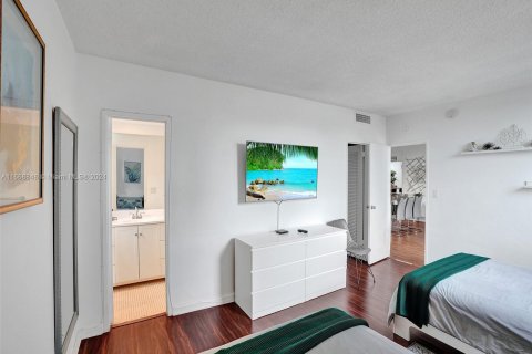 Condo in Hollywood, Florida, 2 bedrooms  № 1385800 - photo 23