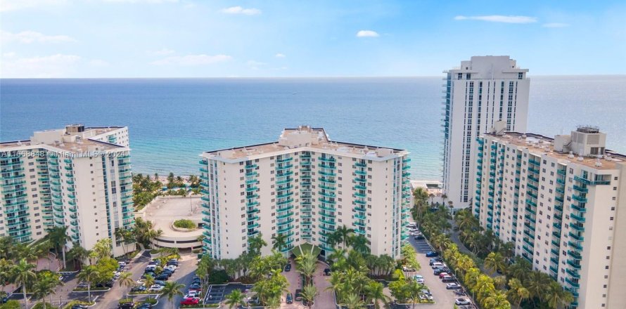 Condo à Hollywood, Floride, 2 chambres  № 1385800