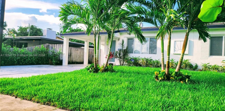 House in Fort Lauderdale, Florida 2 bedrooms, 70.51 sq.m. № 1327511