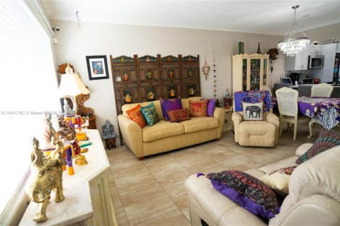 Condo in Lauderdale Lakes, Florida, 1 bedroom  № 1327469 - photo 14