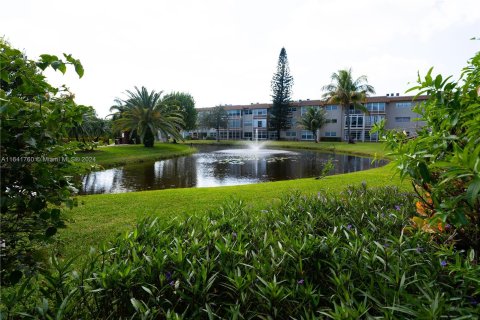 Condo in Lauderdale Lakes, Florida, 1 bedroom  № 1327469 - photo 23