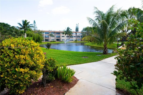 Condo in Lauderdale Lakes, Florida, 1 bedroom  № 1327469 - photo 22