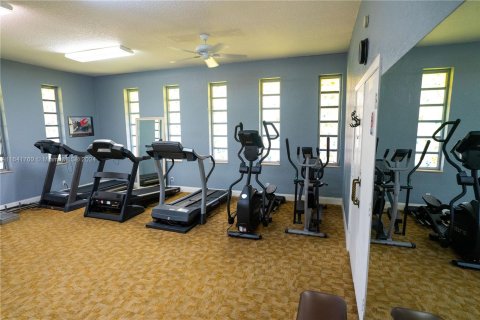 Condo in Lauderdale Lakes, Florida, 1 bedroom  № 1327469 - photo 21