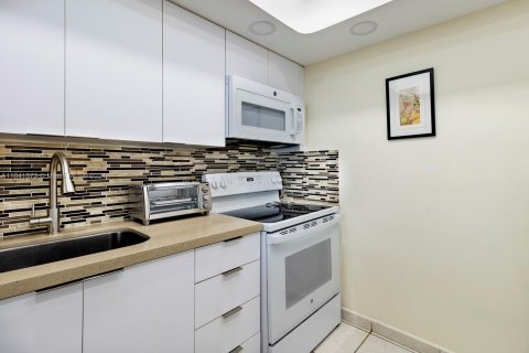 Condominio en venta en Miami Beach, Florida, 52.95 m2 № 1327468 - foto 15