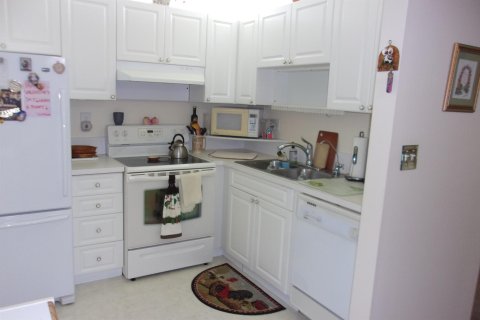 Condo in Stuart, Florida, 2 bedrooms  № 1210316 - photo 6