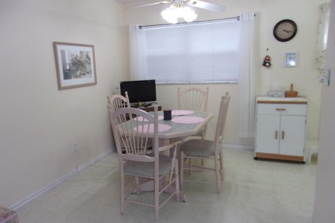 Condo in Stuart, Florida, 2 bedrooms  № 1210316 - photo 4