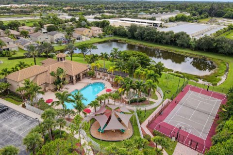 Villa ou maison à vendre à Lake Worth, Floride: 5 chambres, 251.58 m2 № 1210293 - photo 10