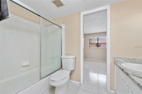 Adosado en venta en Tampa, Florida, 2 dormitorios, 86.21 m2 № 1393777 - foto 25