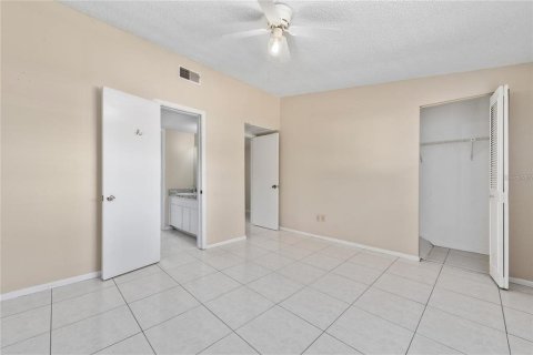 Townhouse in Tampa, Florida 2 bedrooms, 86.21 sq.m. № 1393777 - photo 27