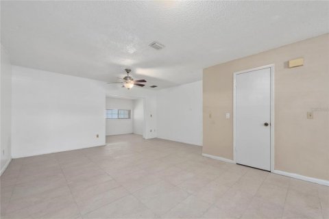 Townhouse in Tampa, Florida 2 bedrooms, 86.21 sq.m. № 1393777 - photo 17