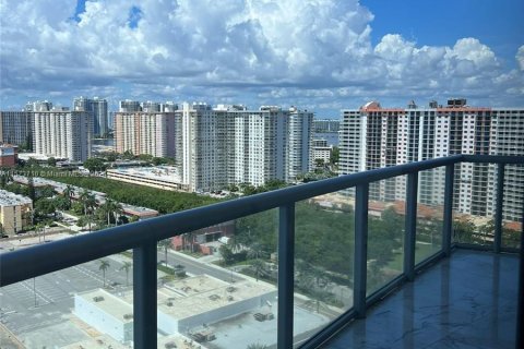 Condo in Sunny Isles Beach, Florida, 3 bedrooms  № 1135604 - photo 23