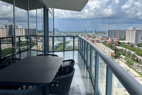 Copropriété à vendre à Sunny Isles Beach, Floride: 3 chambres, 181.72 m2 № 1135604 - photo 3