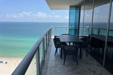 Copropriété à vendre à Sunny Isles Beach, Floride: 3 chambres, 181.72 m2 № 1135604 - photo 1