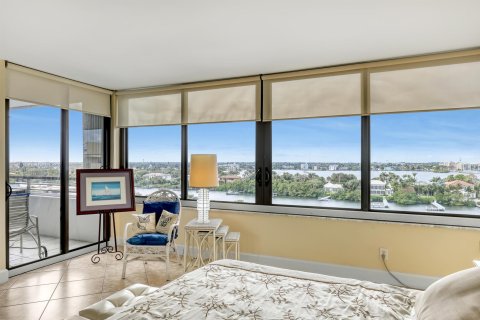 Copropriété à vendre à South Palm Beach, Floride: 1 chambre, 94.39 m2 № 932428 - photo 18