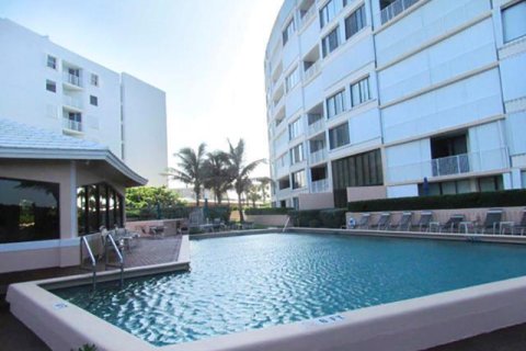 Condo in South Palm Beach, Florida, 1 bedroom  № 932428 - photo 5