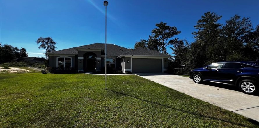 House in Ocala, Florida 4 bedrooms, 216.46 sq.m. № 1416867