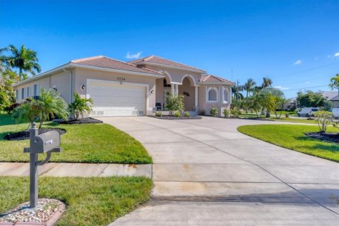 Villa ou maison à vendre à Punta Gorda, Floride: 4 chambres, 245.08 m2 № 1343036 - photo 5