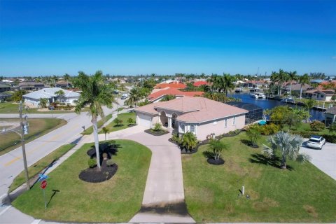 Villa ou maison à vendre à Punta Gorda, Floride: 4 chambres, 245.08 m2 № 1343036 - photo 3