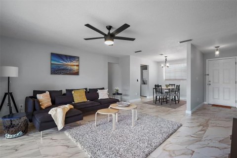 Copropriété à vendre à Largo, Floride: 3 chambres, 121.33 m2 № 1342994 - photo 5