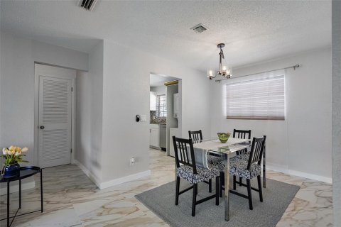 Copropriété à vendre à Largo, Floride: 3 chambres, 121.33 m2 № 1342994 - photo 7