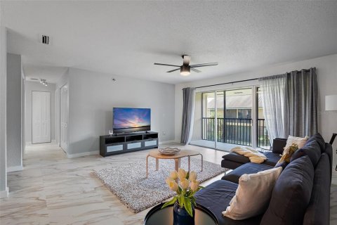 Condo in Largo, Florida, 3 bedrooms  № 1342994 - photo 6