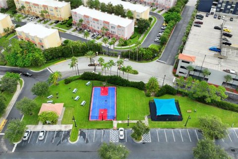 Condominio en venta en Orlando, Florida, 3 dormitorios, 194.82 m2 № 1383992 - foto 3