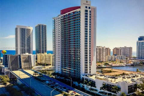 Condominio en venta en Hallandale Beach, Florida, 2 dormitorios, 95.69 m2 № 1384015 - foto 23