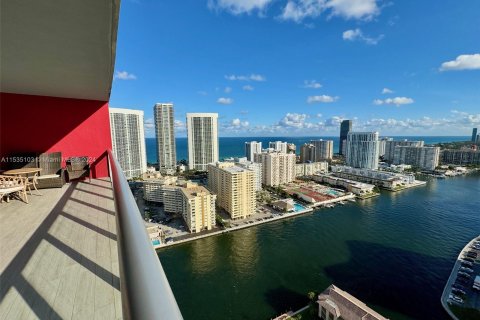 Condominio en venta en Hallandale Beach, Florida, 2 dormitorios, 95.69 m2 № 1384015 - foto 27