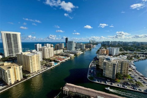 Condominio en venta en Hallandale Beach, Florida, 2 dormitorios, 95.69 m2 № 1384015 - foto 29