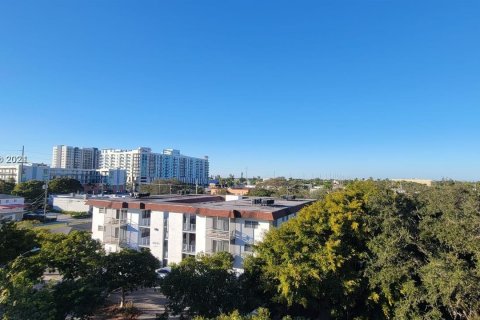 Condominio en venta en Hollywood, Florida, 1 dormitorio, 59.46 m2 № 1347990 - foto 12