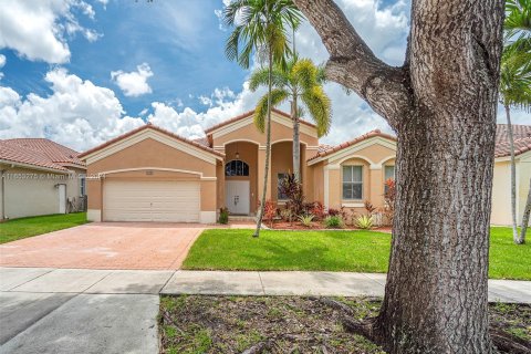 Villa ou maison à louer à Miramar, Floride: 3 chambres, 236.81 m2 № 1347995 - photo 2