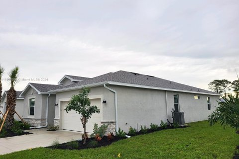 Villa ou maison à louer à Lehigh Acres, Floride: 4 chambres № 1347994 - photo 3