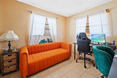 Casa en venta en Miami, Florida, 3 dormitorios, 120.22 m2 № 1330192 - foto 18