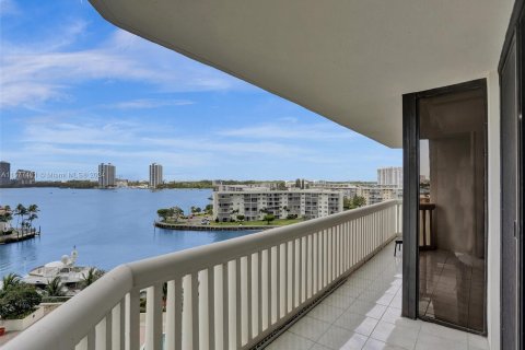 Copropriété à vendre à Aventura, Floride: 3 chambres, 176.51 m2 № 1146846 - photo 21