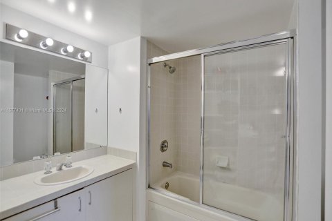 Condo in Aventura, Florida, 3 bedrooms  № 1146846 - photo 19